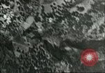 Standbild Bombenabwürfe Sizilien Italien, 1943, aus Sekunde 53 historischem Filmmaterial Videoclip 65675066880