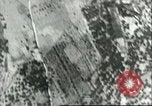 Standbild Bombenabwürfe Sizilien Italien, 1943, aus Sekunde 60 historischem Filmmaterial Videoclip 65675066880