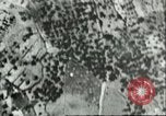 Standbild Bombenabwürfe Sizilien Italien, 1943, aus Sekunde 62 historischem Filmmaterial Videoclip 65675066880