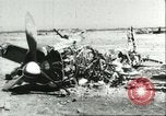Standbild zerstörten Macchi MC 202 Sizilien Italien, 1943, aus Sekunde 50 historischem Filmmaterial Videoclip 65675066881