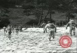 Immagine di Truppe alleate praticando gli assalti anfibi Dartmouth Inghilterra, 1944, secondo 31 filmato di repertorio 65675066889
