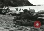 Immagine di Truppe alleate praticando gli assalti anfibi Dartmouth Inghilterra, 1944, secondo 34 filmato di repertorio 65675066889