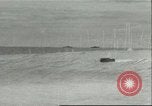 Standbild US-Truppen üben Amphibious Assault Anlandungen in England Dartmouth England, 1944, aus Sekunde 1 historischem Filmmaterial Videoclip 65675066890