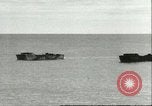 Standbild US-Truppen üben Amphibious Assault Anlandungen in England Dartmouth England, 1944, aus Sekunde 23 historischem Filmmaterial Videoclip 65675066890