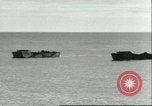 Standbild US-Truppen üben Amphibious Assault Anlandungen in England Dartmouth England, 1944, aus Sekunde 27 historischem Filmmaterial Videoclip 65675066890