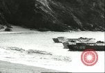 Standbild US-Truppen üben Amphibious Assault Anlandungen in England Dartmouth England, 1944, aus Sekunde 34 historischem Filmmaterial Videoclip 65675066890