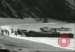 Standbild US-Truppen üben Amphibious Assault Anlandungen in England Dartmouth England, 1944, aus Sekunde 52 historischem Filmmaterial Videoclip 65675066890
