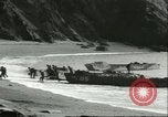 Standbild US-Truppen üben Amphibious Assault Anlandungen in England Dartmouth England, 1944, aus Sekunde 54 historischem Filmmaterial Videoclip 65675066890