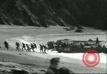 Standbild US-Truppen üben Amphibious Assault Anlandungen in England Dartmouth England, 1944, aus Sekunde 59 historischem Filmmaterial Videoclip 65675066890