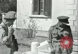 Immagine di Funzionari canadesi Sicilia Italia, 1943, secondo 22 filmato di repertorio 65675066896