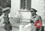 Immagine di Funzionari canadesi Sicilia Italia, 1943, secondo 25 filmato di repertorio 65675066896