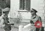 Immagine di Funzionari canadesi Sicilia Italia, 1943, secondo 26 filmato di repertorio 65675066896