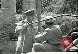 Immagine di Funzionari canadesi Sicilia Italia, 1943, secondo 49 filmato di repertorio 65675066896