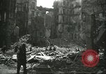 Image bombardements alliés Milan Italie, 1943, de la seconde 27 séquences d'archives historiques vidéo 65675066917