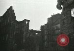 Image bombardements alliés Milan Italie, 1943, de la seconde 31 séquences d'archives historiques vidéo 65675066917