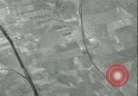 Standbild Antenne bombardieren Sizilien Italien, 1943, aus Sekunde 9 historischem Filmmaterial Videoclip 65675066935