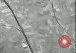 Standbild Antenne bombardieren Sizilien Italien, 1943, aus Sekunde 12 historischem Filmmaterial Videoclip 65675066935