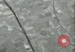 Standbild Antenne bombardieren Sizilien Italien, 1943, aus Sekunde 13 historischem Filmmaterial Videoclip 65675066935