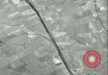 Standbild Antenne bombardieren Sizilien Italien, 1943, aus Sekunde 21 historischem Filmmaterial Videoclip 65675066935