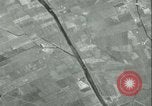 Standbild Antenne bombardieren Sizilien Italien, 1943, aus Sekunde 22 historischem Filmmaterial Videoclip 65675066935