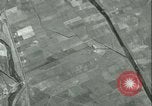 Standbild Antenne bombardieren Sizilien Italien, 1943, aus Sekunde 32 historischem Filmmaterial Videoclip 65675066935