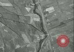 Standbild Antenne bombardieren Sizilien Italien, 1943, aus Sekunde 50 historischem Filmmaterial Videoclip 65675066935