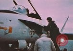 Standbild F-18 A Hornet Aircraft Atlantik, 1986, aus Sekunde 25 historischem Filmmaterial Videoclip 65675066960