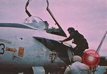Standbild F-18 A Hornet Aircraft Atlantik, 1986, aus Sekunde 26 historischem Filmmaterial Videoclip 65675066960
