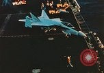 Standbild F-18 A Hornet Aircraft Atlantik, 1986, aus Sekunde 47 historischem Filmmaterial Videoclip 65675066960