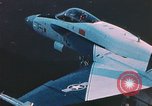 Standbild F-18 A Hornet Aircraft Atlantik, 1986, aus Sekunde 60 historischem Filmmaterial Videoclip 65675066960
