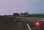 Standbild F-18 A Hornet aircrfat Atlantik, 1986, aus Sekunde 13 historischem Filmmaterial Videoclip 65675066961