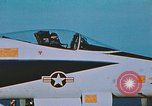 Standbild F-18 A Hornet aircrfat Atlantik, 1986, aus Sekunde 21 historischem Filmmaterial Videoclip 65675066961