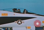 Standbild F-18 A Hornet aircrfat Atlantik, 1986, aus Sekunde 23 historischem Filmmaterial Videoclip 65675066961