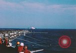 Standbild F-18 A Hornet aircrfat Atlantik, 1986, aus Sekunde 30 historischem Filmmaterial Videoclip 65675066961