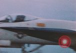 Standbild F-18 A Hornet aircrfat Atlantik, 1986, aus Sekunde 38 historischem Filmmaterial Videoclip 65675066961