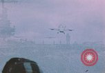 Standbild F-18 A Hornet aircrfat Atlantik, 1986, aus Sekunde 45 historischem Filmmaterial Videoclip 65675066961