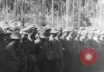 Immagine di Marines americani Guadalcanal nelle Isole Salomone, 1942, secondo 6 filmato di repertorio 65675066968
