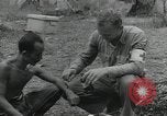 Immagine di Marines americani Guadalcanal nelle Isole Salomone, 1942, secondo 27 filmato di repertorio 65675066968