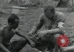 Immagine di Marines americani Guadalcanal nelle Isole Salomone, 1942, secondo 28 filmato di repertorio 65675066968