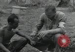 Immagine di Marines americani Guadalcanal nelle Isole Salomone, 1942, secondo 30 filmato di repertorio 65675066968