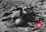 Immagine di Marines americani Guadalcanal nelle Isole Salomone, 1942, secondo 32 filmato di repertorio 65675066968