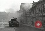 Standbild 6th Armored Division Oberdorla Deutschland, 1945, aus Sekunde 15 historischem Filmmaterial Videoclip 65675066990