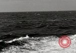 Standbild radioaktives Material Entsorgung im Atlantischen Ozean Atlantik, 1959, aus Sekunde 43 historischem Filmmaterial Videoclip 65675066993