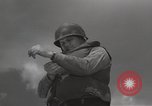 Standbild Methoden bei der Bekämpfung von Selbstmordanschlägen Pacific Theater, 1945, aus Sekunde 43 historischem Filmmaterial Videoclip 65675067025