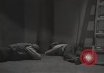 Standbild Methoden bei der Bekämpfung von Selbstmordanschlägen Pacific Theater, 1945, aus Sekunde 58 historischem Filmmaterial Videoclip 65675067025