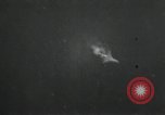 Standbild Parabrake wird getestet auf F-101A Flugzeuge auf der Edwards Air Force Base California United States USA, 1951, aus Sekunde 31 historischem Filmmaterial Videoclip 65675067045