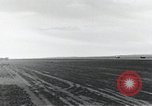 Standbild F-100 stürzt nach einer versuchten Landung California United States USA, 1956, aus Sekunde 6 historischem Filmmaterial Videoclip 65675067051