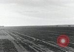 Standbild F-100 stürzt nach einer versuchten Landung California United States USA, 1956, aus Sekunde 8 historischem Filmmaterial Videoclip 65675067051