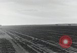 Standbild F-100 stürzt nach einer versuchten Landung California United States USA, 1956, aus Sekunde 14 historischem Filmmaterial Videoclip 65675067051