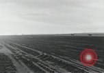 Standbild F-100 stürzt nach einer versuchten Landung California United States USA, 1956, aus Sekunde 16 historischem Filmmaterial Videoclip 65675067051